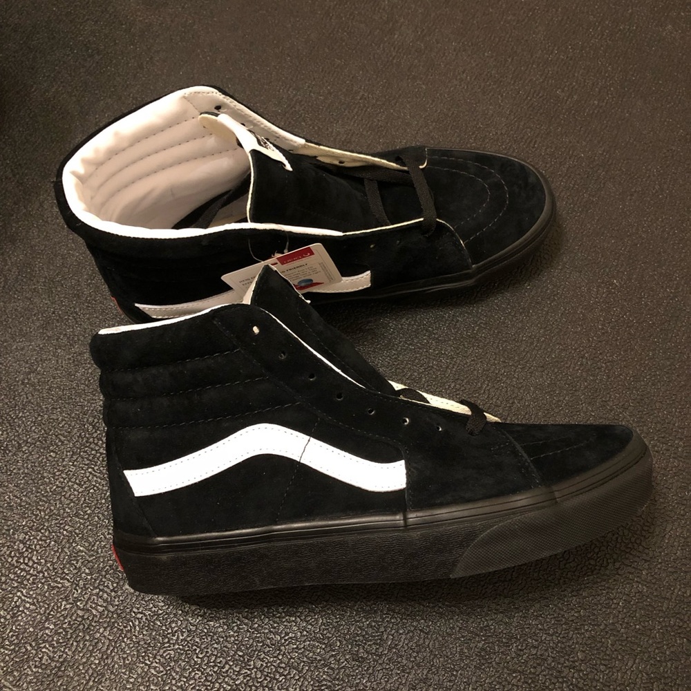 25. Vans Sk8-Hi pig suede black/black eco dry water repellent W9.5/M8